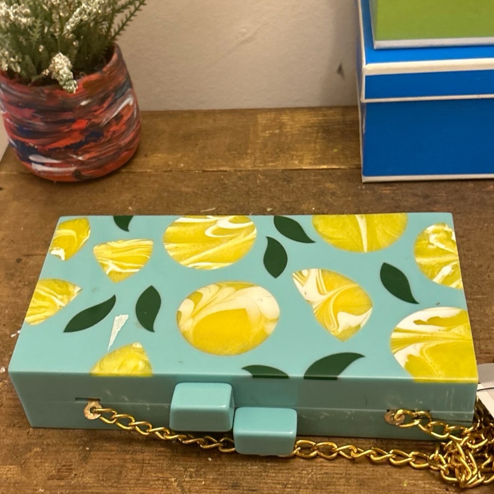 NWT LULU NYC WHEN LIFE GIVES YOU LEMONS Lemon Print Clutch with Gold Chain